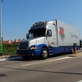 Truckrun 2015 rijdt door de Bollenstreek