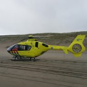 Man gewond na val op strand Katwijk