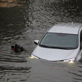 Auto te water Ir G Tjalmaweg N206 Oegstgeest