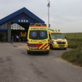 Vrouw in zee gered door KNRM Katwijk