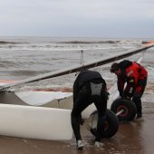 Inzet NRB voor een catamaran met gebroken mast Noordwijk