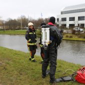 Auto te water Ir G Tjalmaweg N206 Oegstgeest