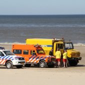 Blauwe vlag gehesen in Noordwijk door Prins Willem-Alexander