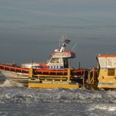 Surfer in problemen  Katwijk