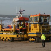 Surfer in problemen  Katwijk