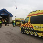 Vrouw in zee gered door KNRM Katwijk