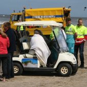 Inzet  NRB en KNRM  voor vastgelopen rupsvoertuig Langevelderslag Noordwijk