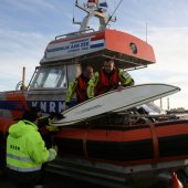 Surfer in problemen  Katwijk