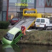 Auto te water Spaarneweg Cruquius