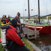 Scheepvaart schip in nood Huigsloterdijk Abbenes