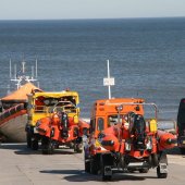 Blauwe vlag gehesen in Noordwijk door Prins Willem-Alexander