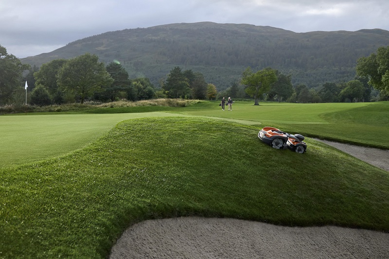 Husqvarna extends its professional range with wirefree AWD robotic