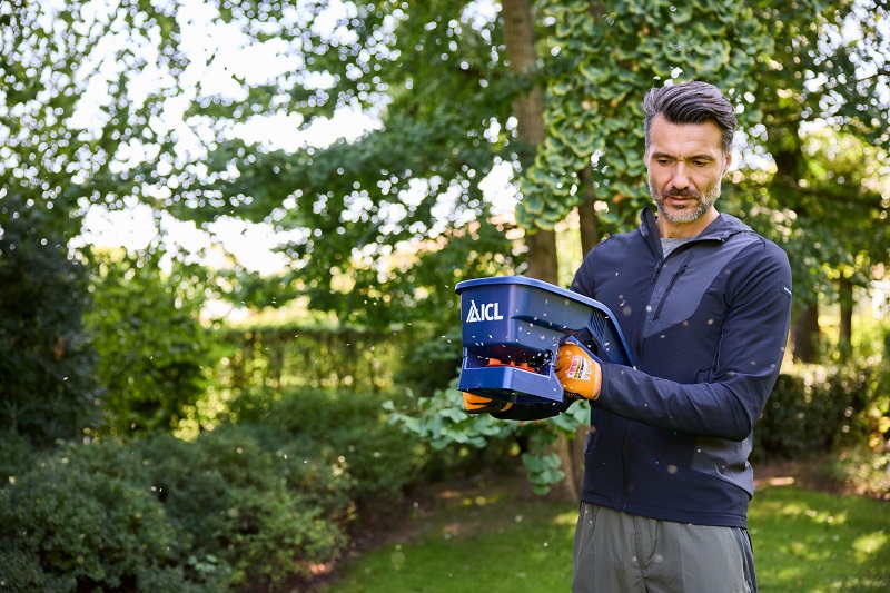 ICL launch two new handheld spreaders Landscape & Amenity