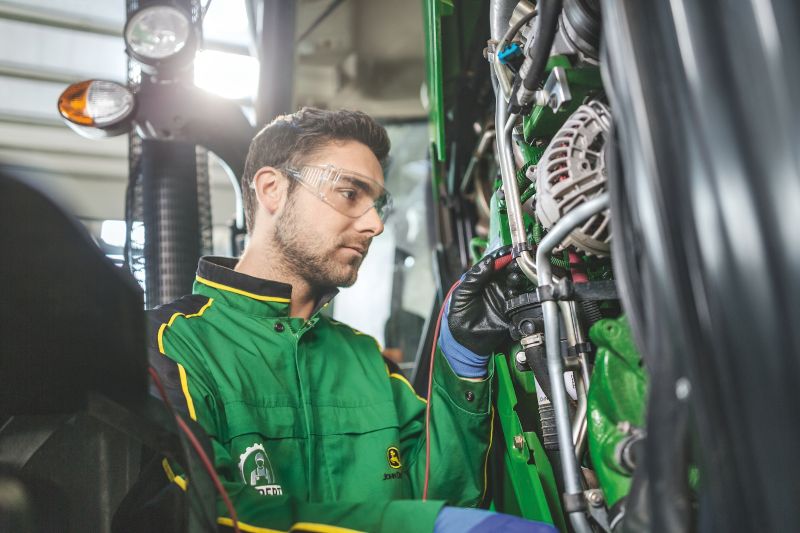 John Deere to host online Military Hiring Programme careers event for service leavers