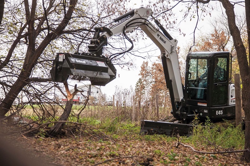 Bobcat expands products for summer clean up and maintenance 
