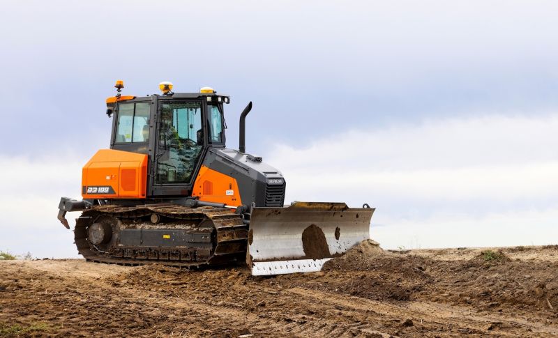 Develon expands dozer line-up with new DD100 for precision grading