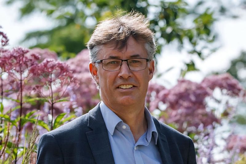 Longest serving RHS Director of Horticulture to step down as RHS looks to recruit