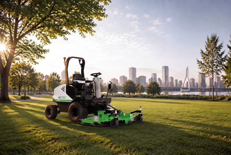 ISEKI brings a host of UK firsts and electric innovation to SALTEX 2026