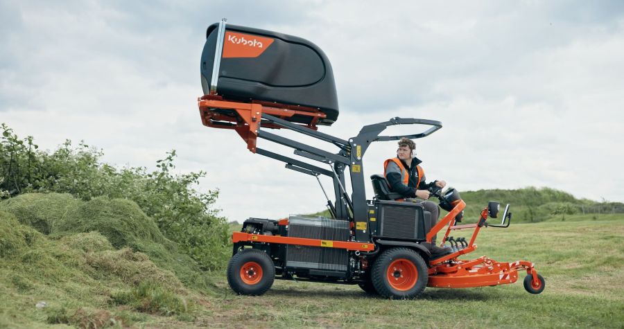 Kubota to showcase versatile mowing and powerful compact tractor performance  at SALTEX 