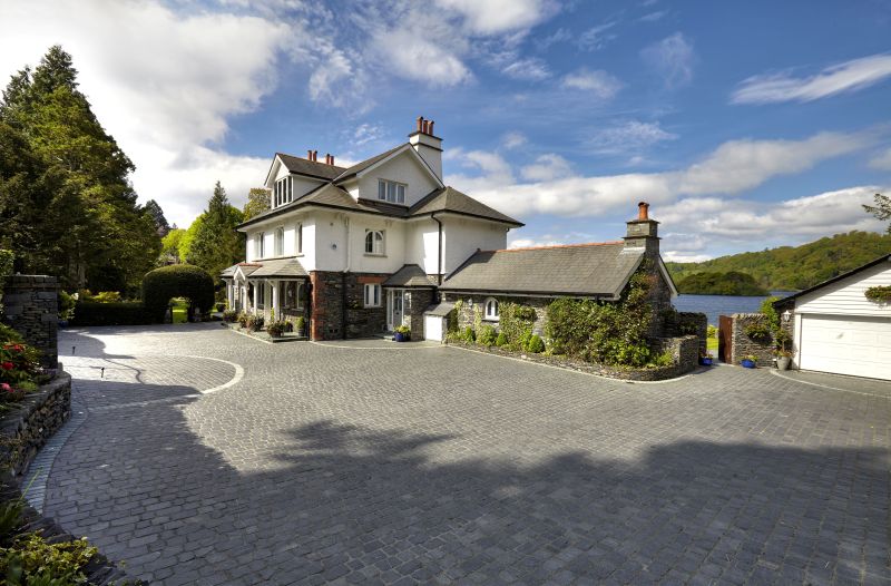 Getting paving jointing right first time and avoiding annual repairs