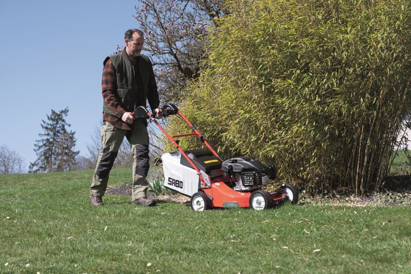 Choosing Grin and SABO pedestrian mowers