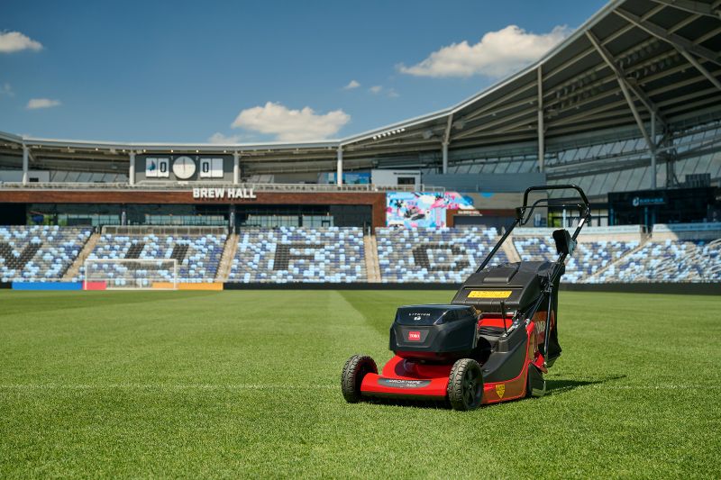 Toro unveils eProStripe 560 - professional striping power goes electric