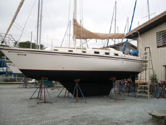 1984 Allmand 35 Tri Cabin