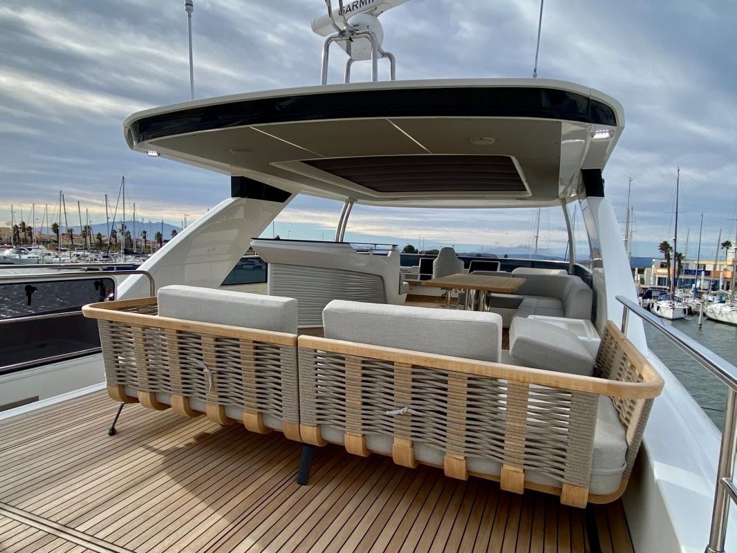 2021 Absolute Navetta 68