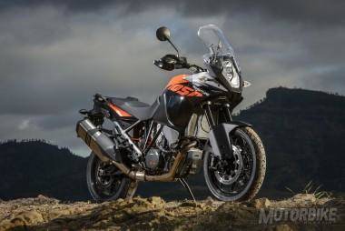 Face to face: KTM 1050 Adventure vs Suzuki V-Strom 1000 - Motorbike Magazine