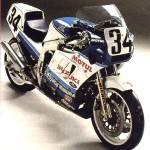 Maverick Viñales y Aleix Espargaró, con los colores de Kevin Schwantz 1 Suzuki MotoGP 1985 Schwantz