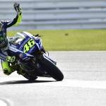 MotoGP Silverstone 2015. Caída de Marquez; el título de Rossi está más cerca 2 MotoGP Silverstone 2015 Valentino