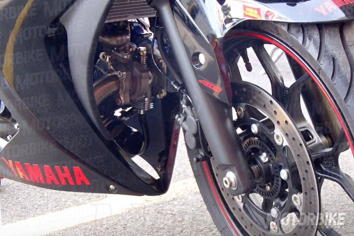 Yamaha YZFR3 ¡¡TURBO!! La cazamos en Mugello… Motorbike Magazine