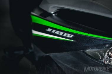 Kawasaki-J300-Detalles-4110
