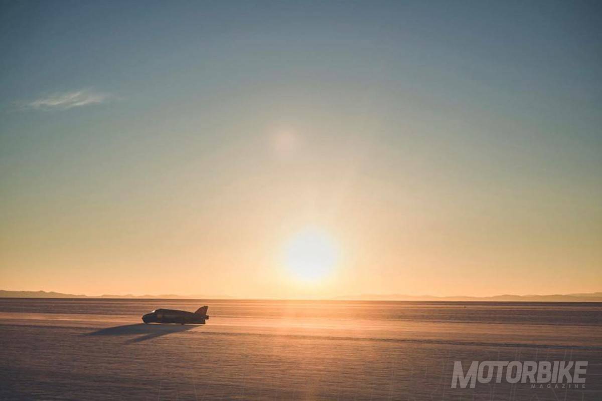 Guy Martin sufre una caída tratando de batir el récord de velocidad máxima 2 triumph-guy-martin