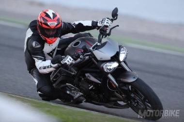 Presentacion Internacional Triumph Street Triple 2017