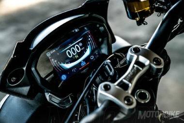 Prueba Triumph Street Triple 2017 - Cuadro instrumentos