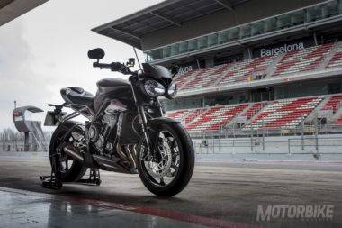 Prueba-Triumph-Street-Triple-2017-Perfil-02-