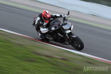 Prueba-Triumph-Street-Triple-RS-2017-Circuito-Montmelo-02