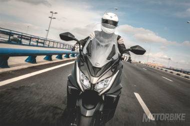 Comparativa-Kymco-AK550-vs-Yamaha-TMax-SX-08