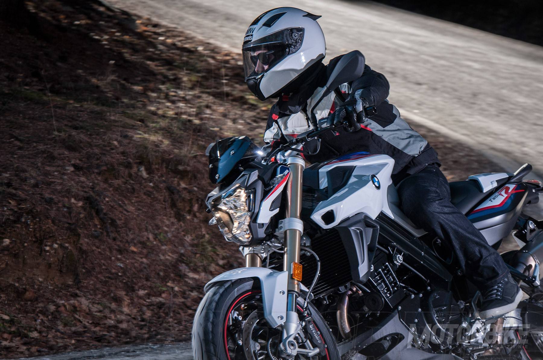 bmw f 900 r akrapovic