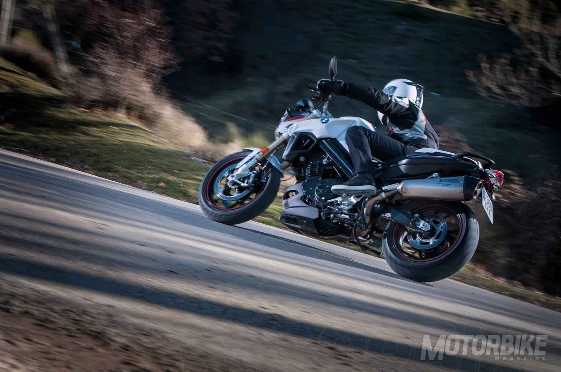 bmw f 900 r akrapovic