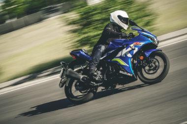 Kawasaki Ninja 125 vs Suzuki GSX R 125 2