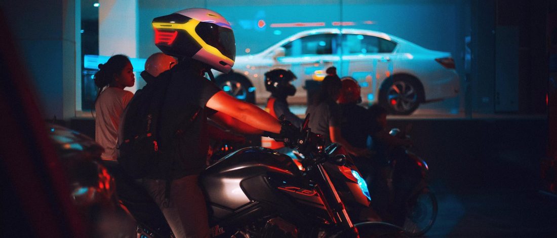 CrossHelmet X1, un casco de moto futurista presentado en el CrossHelmet X1, un casco de moto futurista presentado en el