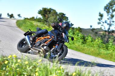 KTM 1290 Super Duke R 2020 carretera 6