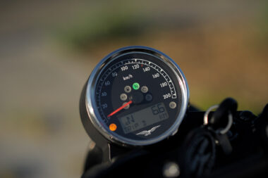 Moto Guzzi V7 III Stone 2020 detalles 19