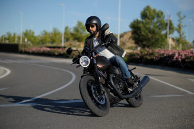 Moto Guzzi V7 III Stone 2020 prueba 38