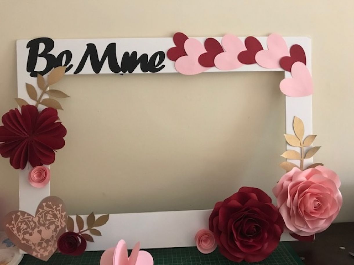 A Valentine's Day Themed Selfie Frame