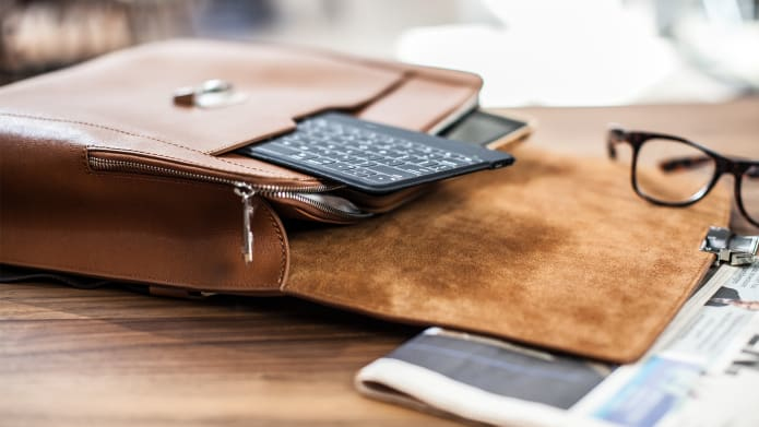 GO PACK LIGHT AND THINK BIG