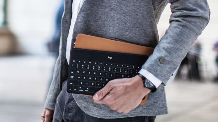 GO ELEGANT AND EFFORTLESSLY COOL