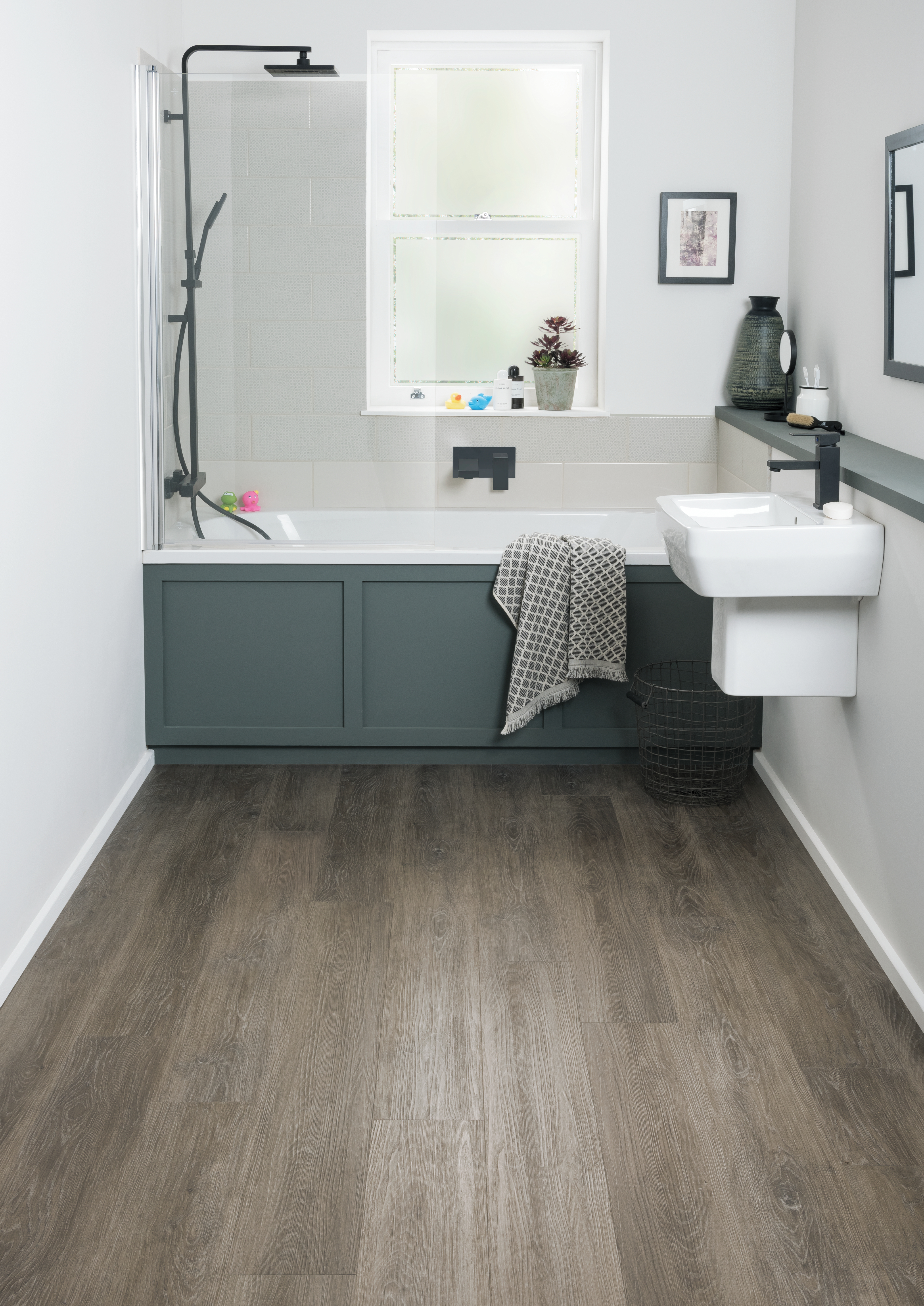 Self-adhesive flooor tiles are a perfect choice for DIY enthusiasts, and are very quick to install. 